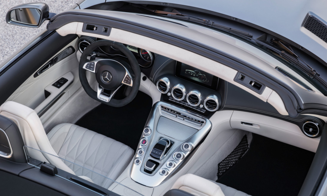 Mercedes-AMG-GT-Roadster-interni