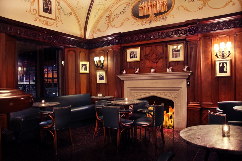 Billy-Crystal-Bar