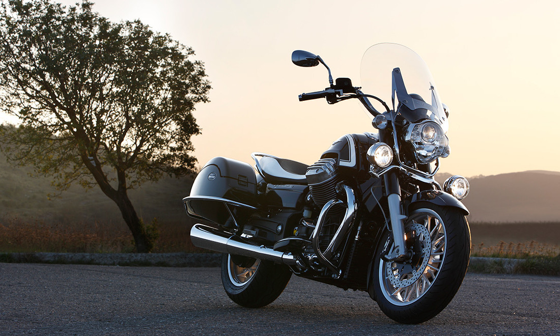 Moto-Guzzi-California-1400-Touring