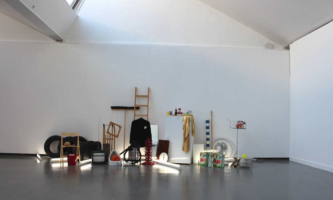 Ausstellungsansicht-John-M-Armleder-Don-t-do-it-1997-2000-Daimler-Art-Collection