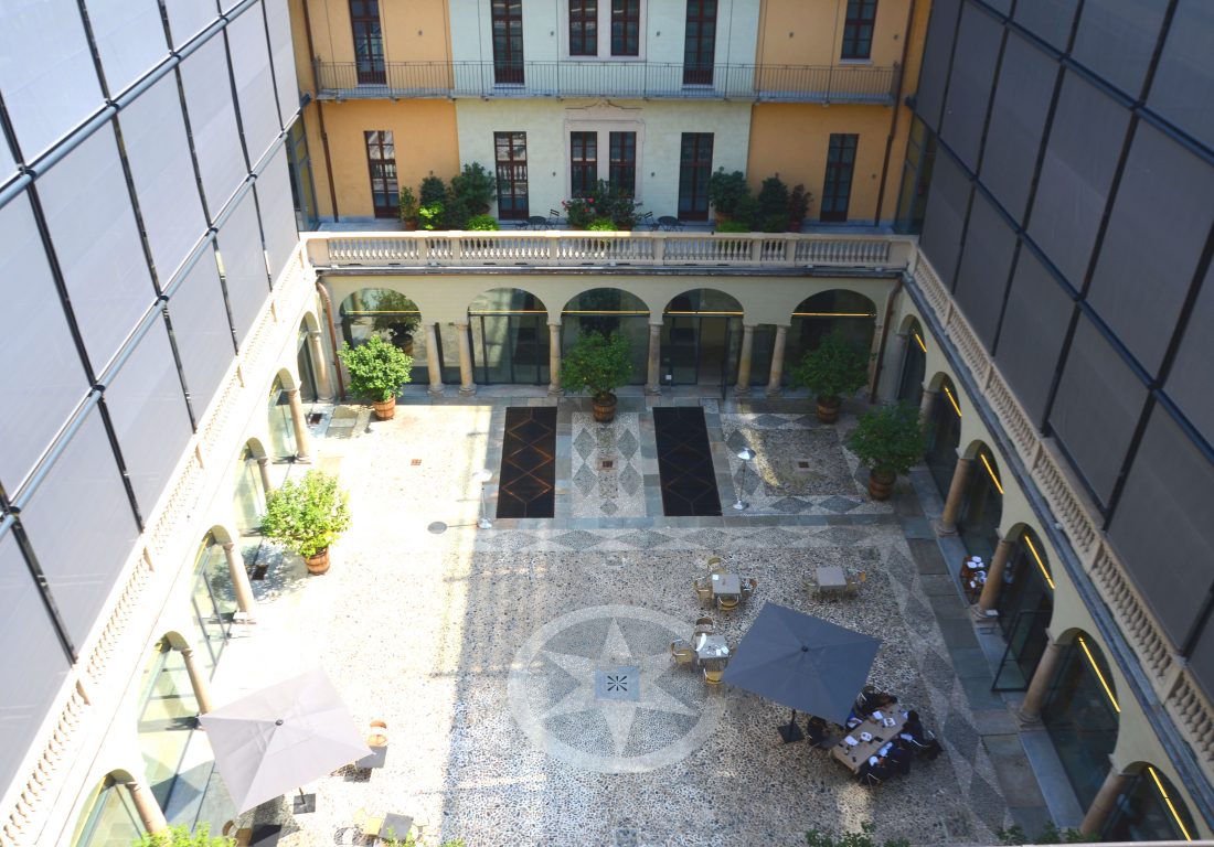 Il cortile dle ristorante Carlina