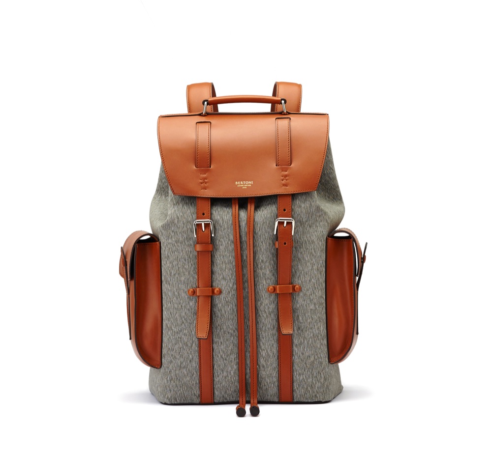 Bertoni shooting-SS2017-UOMO_backpack_tessuto_terrabruciata-6642