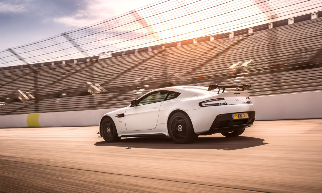 Aston-Martin-Vantage-AMR-5