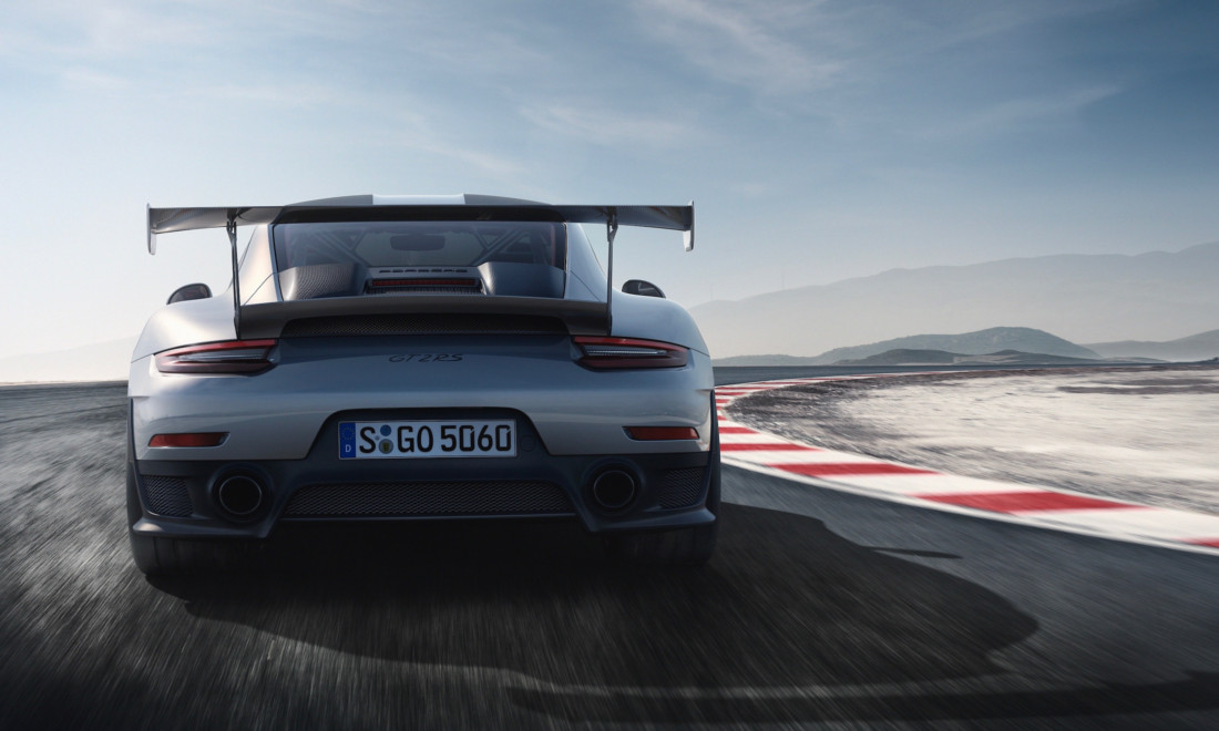 porsche-911-GT2-RS-4