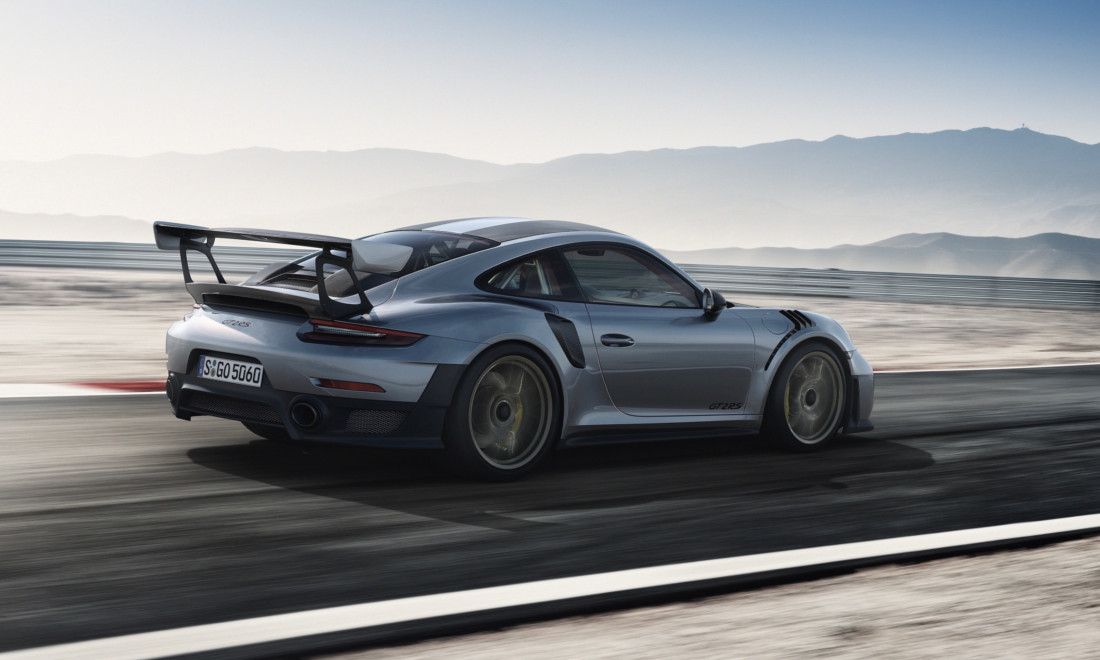 porsche-911-GT2-RS-6