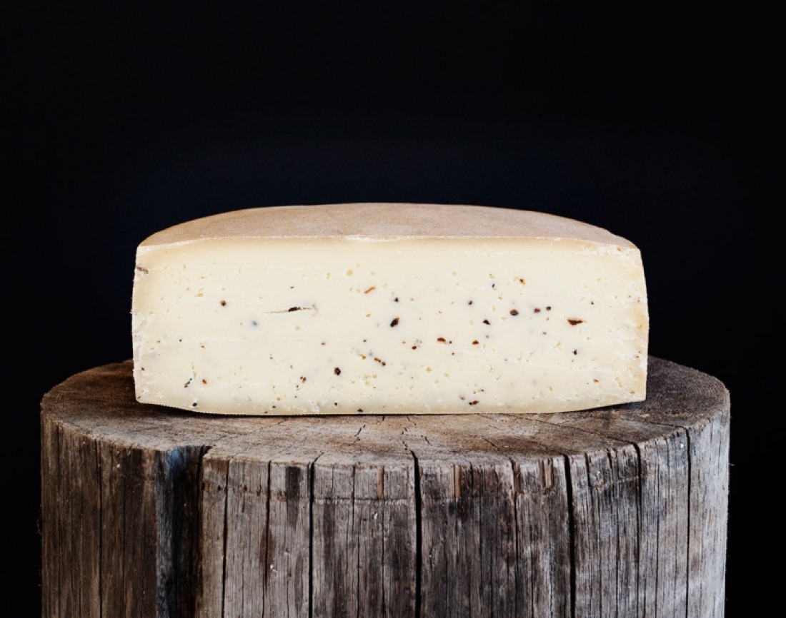 capriz-trueffelkase-halb-formaggio formaggio