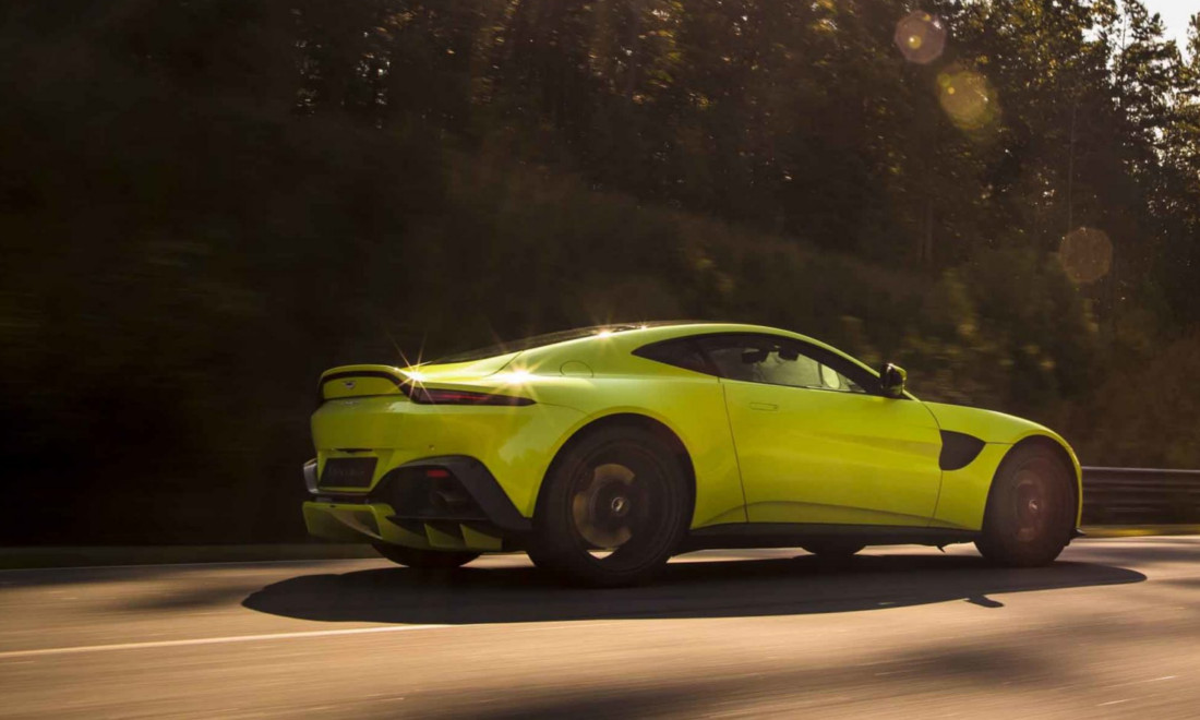 Aston-martin-vantage-2018-9