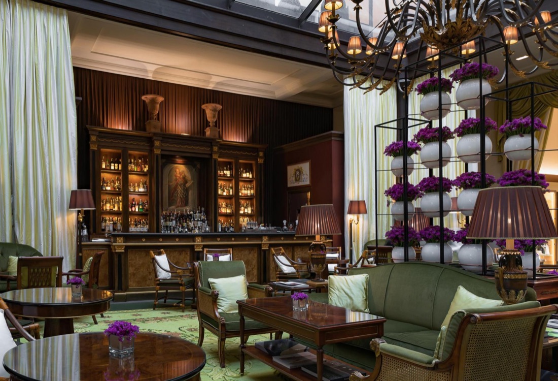 Atrium Bar - Four Seasons Hotel