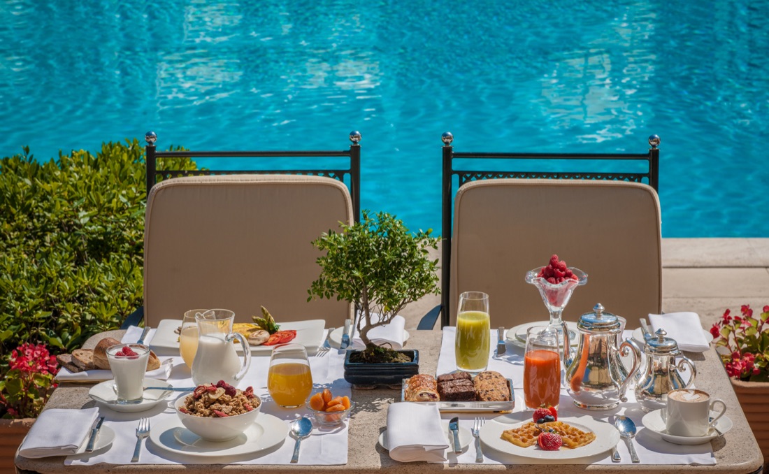 Breakfast-by-the-pool