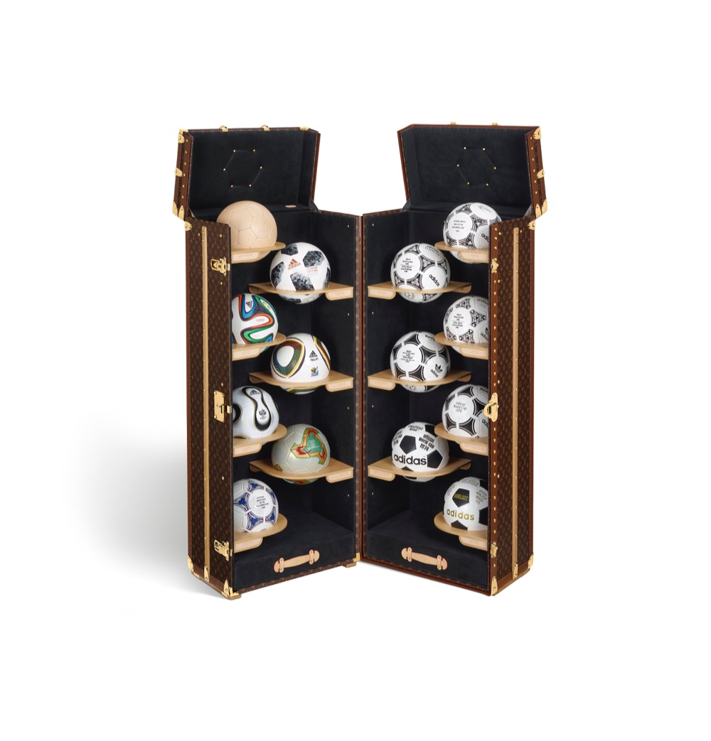FIFA World CupTM Official Match Ball Collection Trunk_OPEN