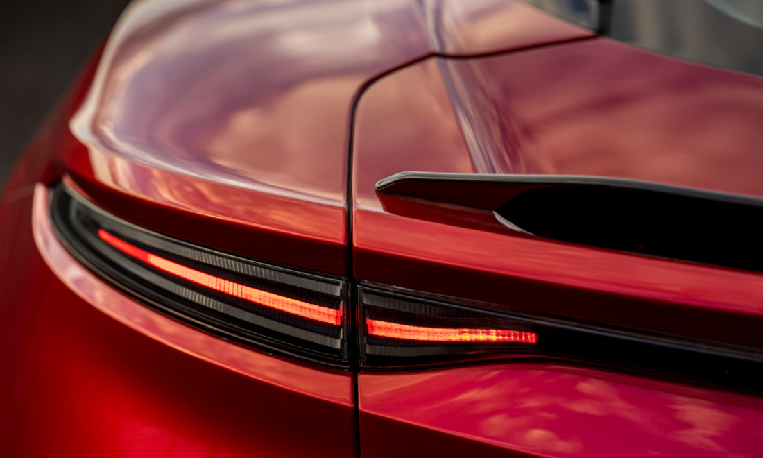 Aston-Martin-DBS-Superleggera-4