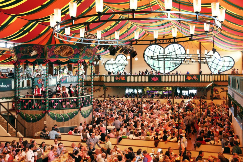 1 Marstall Wiesnfestzelt
