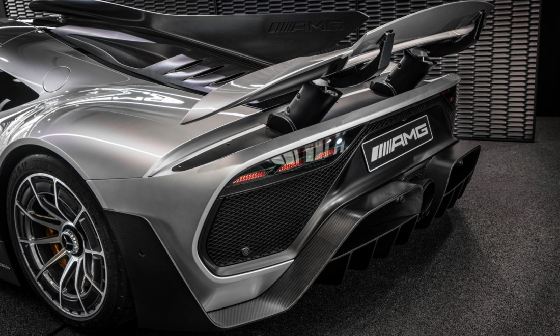 Mercedes-AMG-One-4