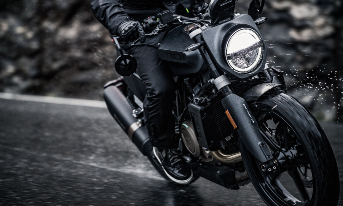 Husqvarna-Svartpilent-701-2