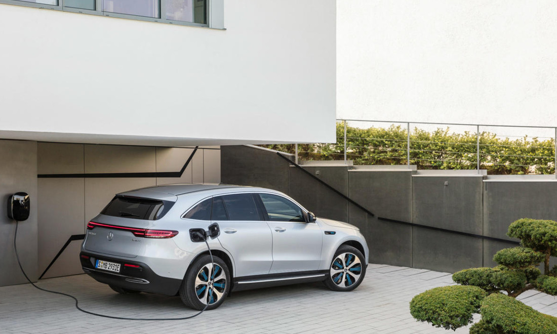 Mercedes-EQC-2