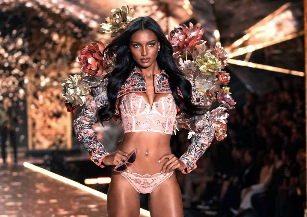 victorias-secret-fashion-show-2018