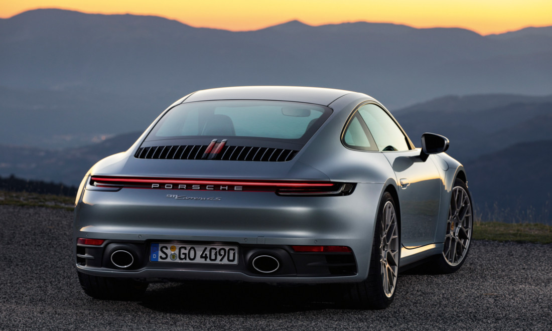Porsche-911-992-8