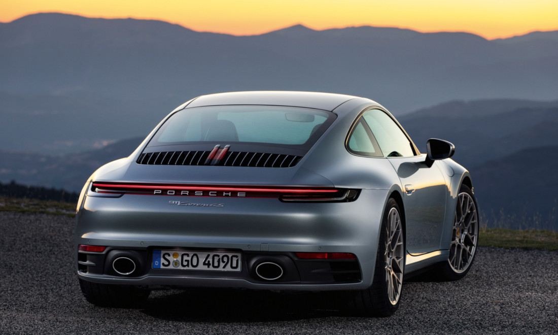 Porsche-911-Serie-992-102