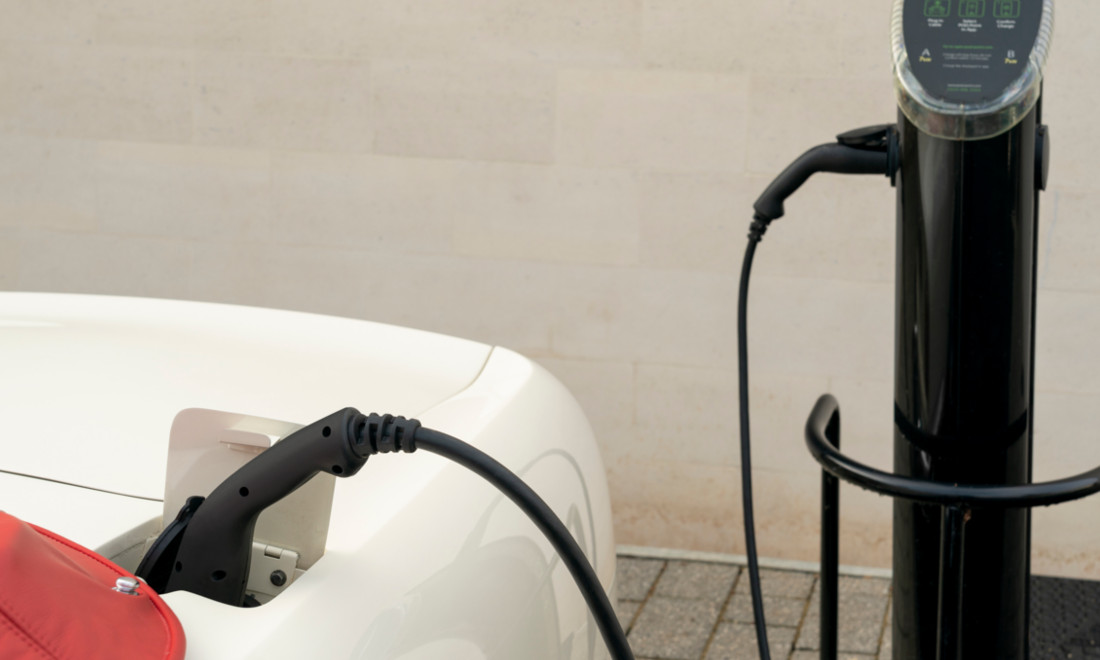 Aston-Martin-DB6-MkII-Volante-1970-elettrica-10