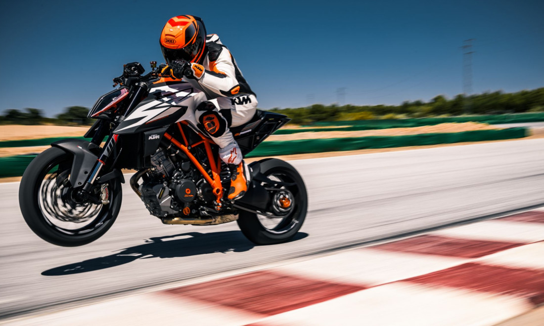 KTM-1290-Super-Duke-R-2
