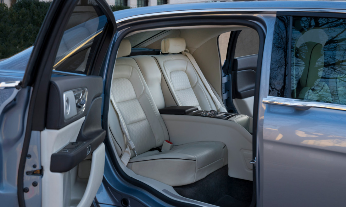 Lincoln-Continental-Coach-Door-Edition-10