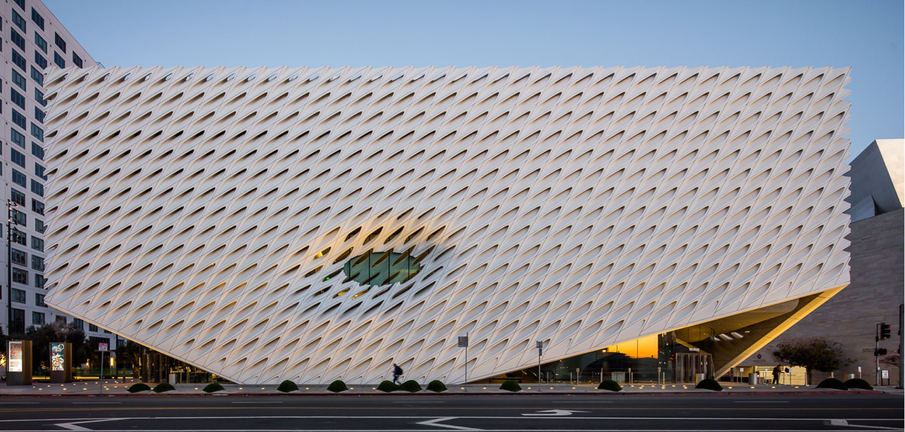 image-thebroad@2x