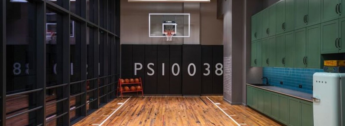 basketball al Moxy Downtown Hotel basketball al Moxy Downtown Hotel