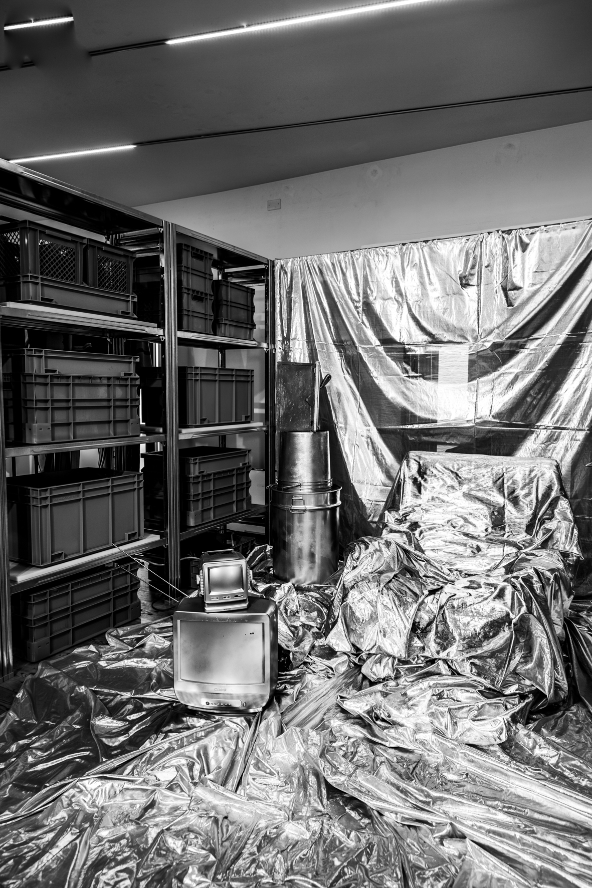 T_YONG__CHUNG_untitled_social_room