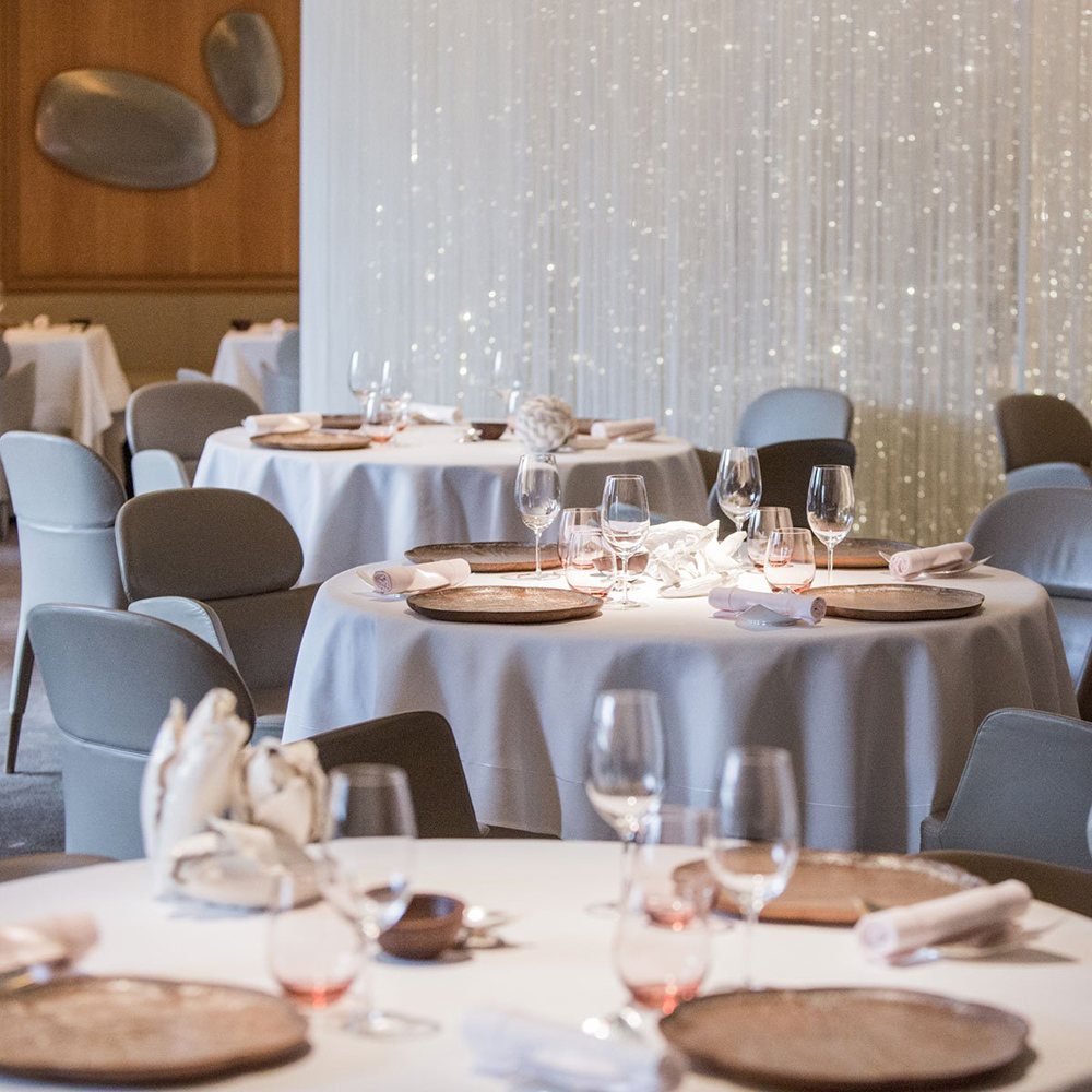london-the-dorchester-alain-ducasse-at-the-dorchester-main-dining-room-1200x1200-square
