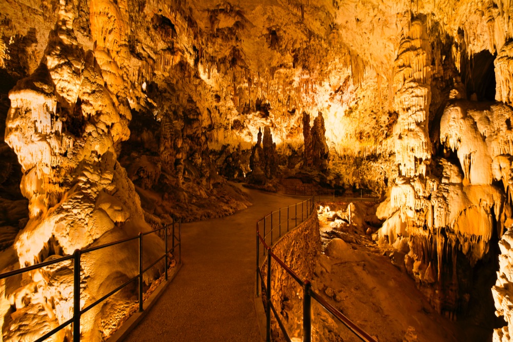 Grotte di Postumia