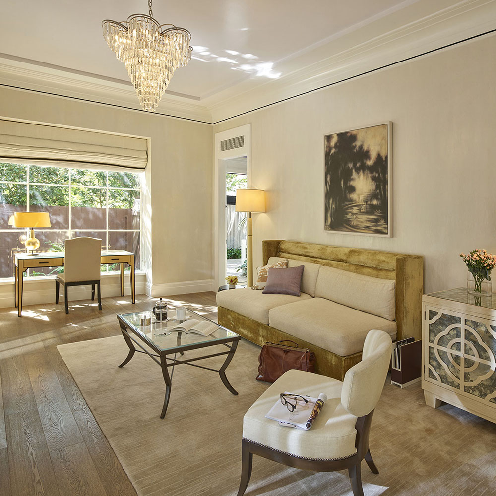 HBA_SWAN_LAKE_SUITE_395_084_v2_RGB_SQ_HR