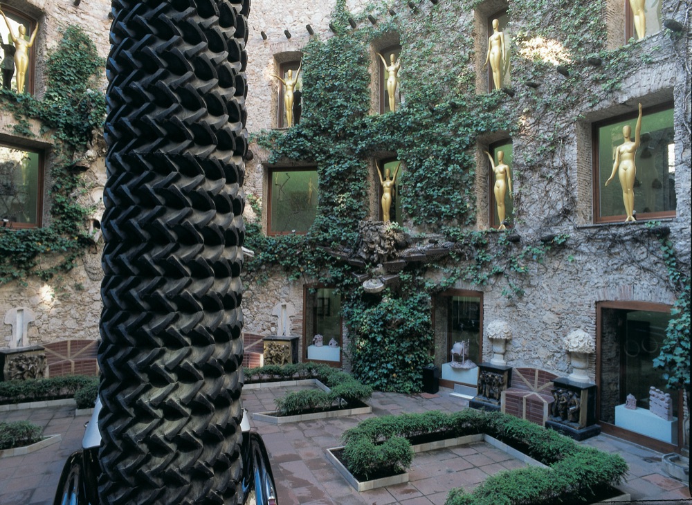 Pati central Teatre-Museu Dalí Figueres