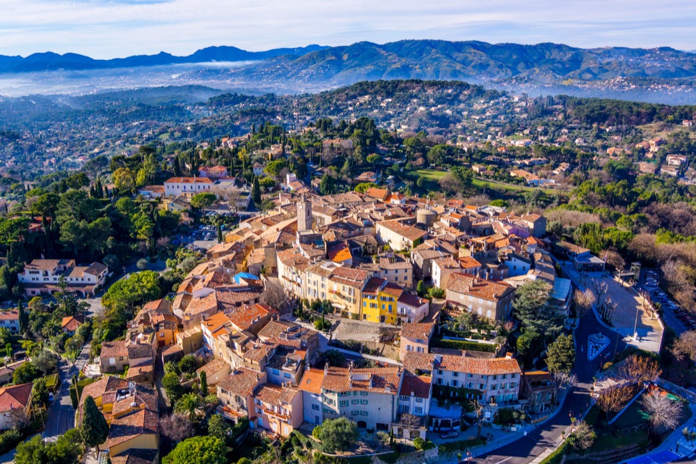 3 MOUGINS