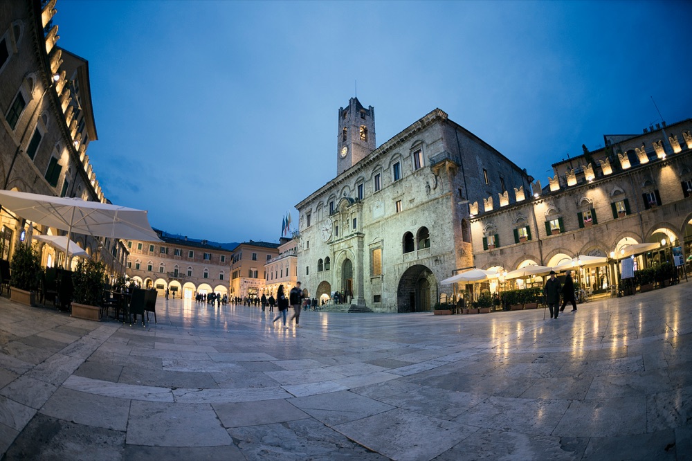 4 Piazza del popolo, Ascoli Piceno