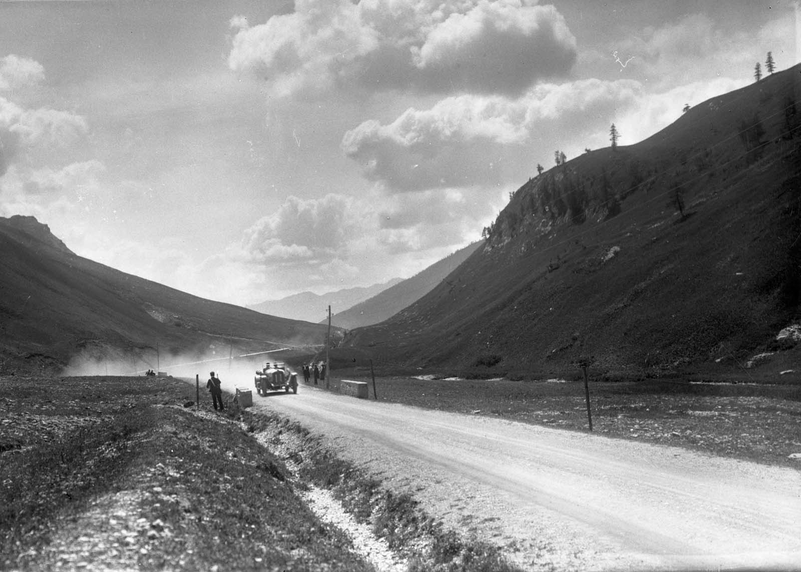 Adriano Scoffone_temerari strade bianche_ automobili e scie