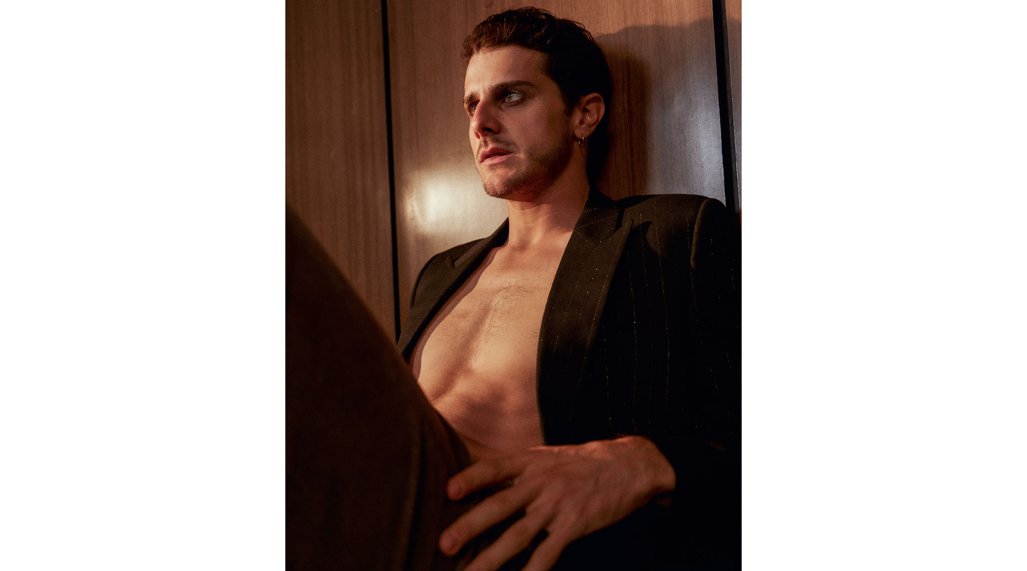 Giacca Saint Laurent by Anthony Vaccarello, pantaloni Roy Roger’s.