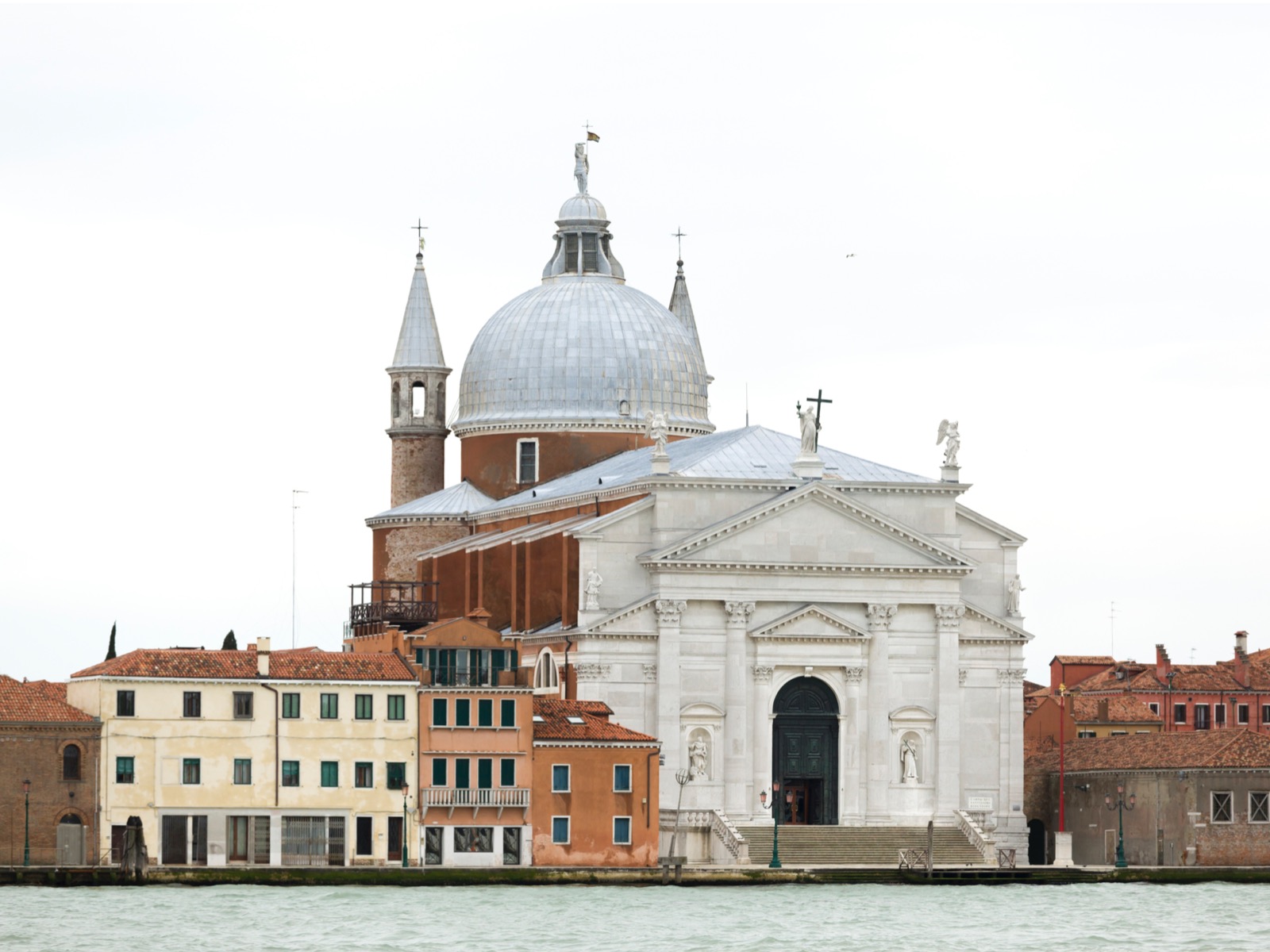 Vista della chiesa del Redentore