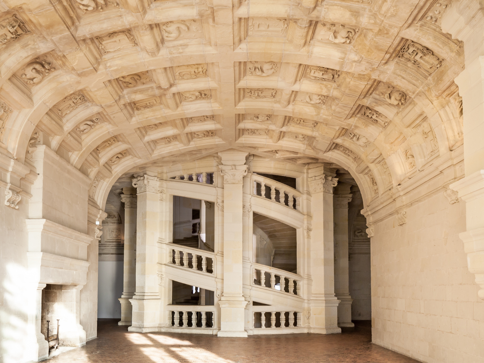 4 CHAteau de Chmbord scalone