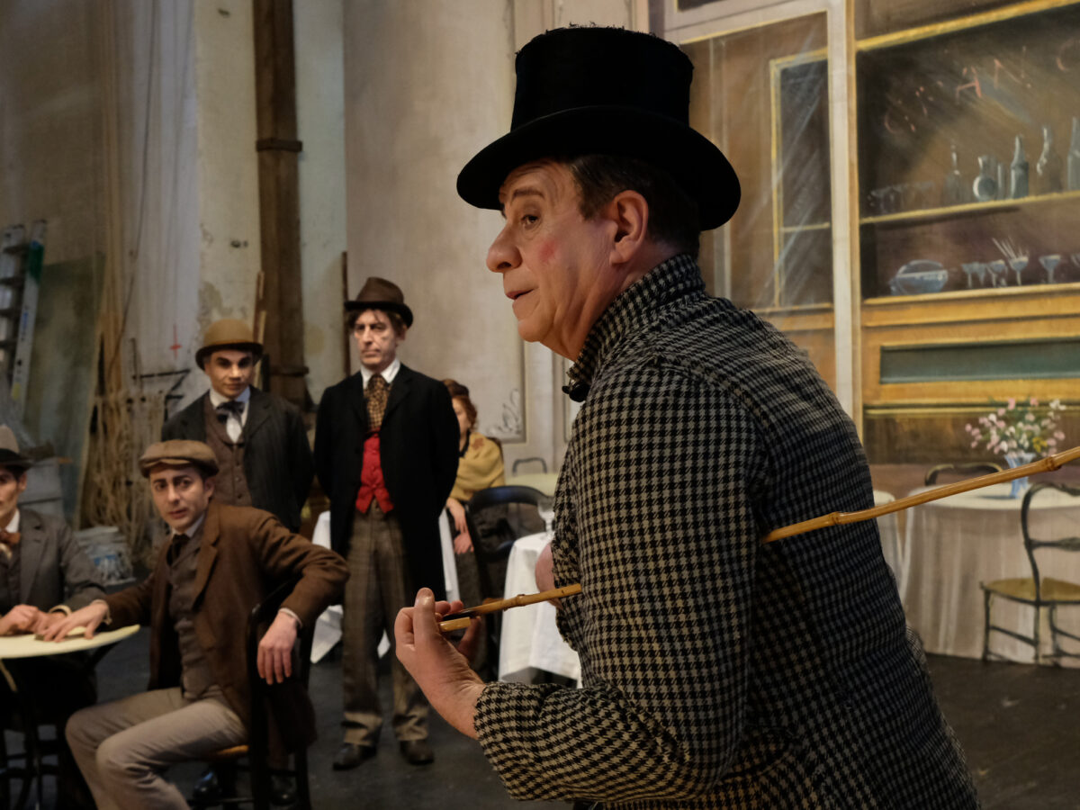 67100-QUI_RIDO_IO__THE_KING_OF_LAUGHTER__-_Actor_Toni_Servillo__Credits_Mario_Spada___2_