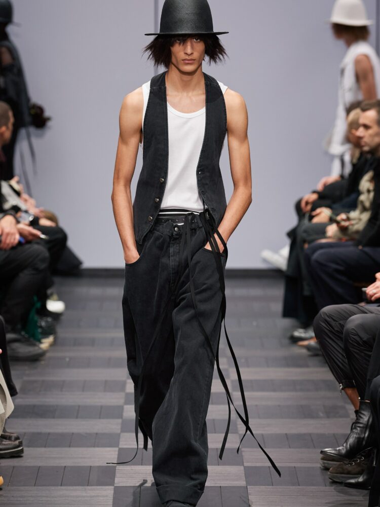 00019-Ann-Demeulemeester-Spring-22-RTW-Paris-credit-Gorunway