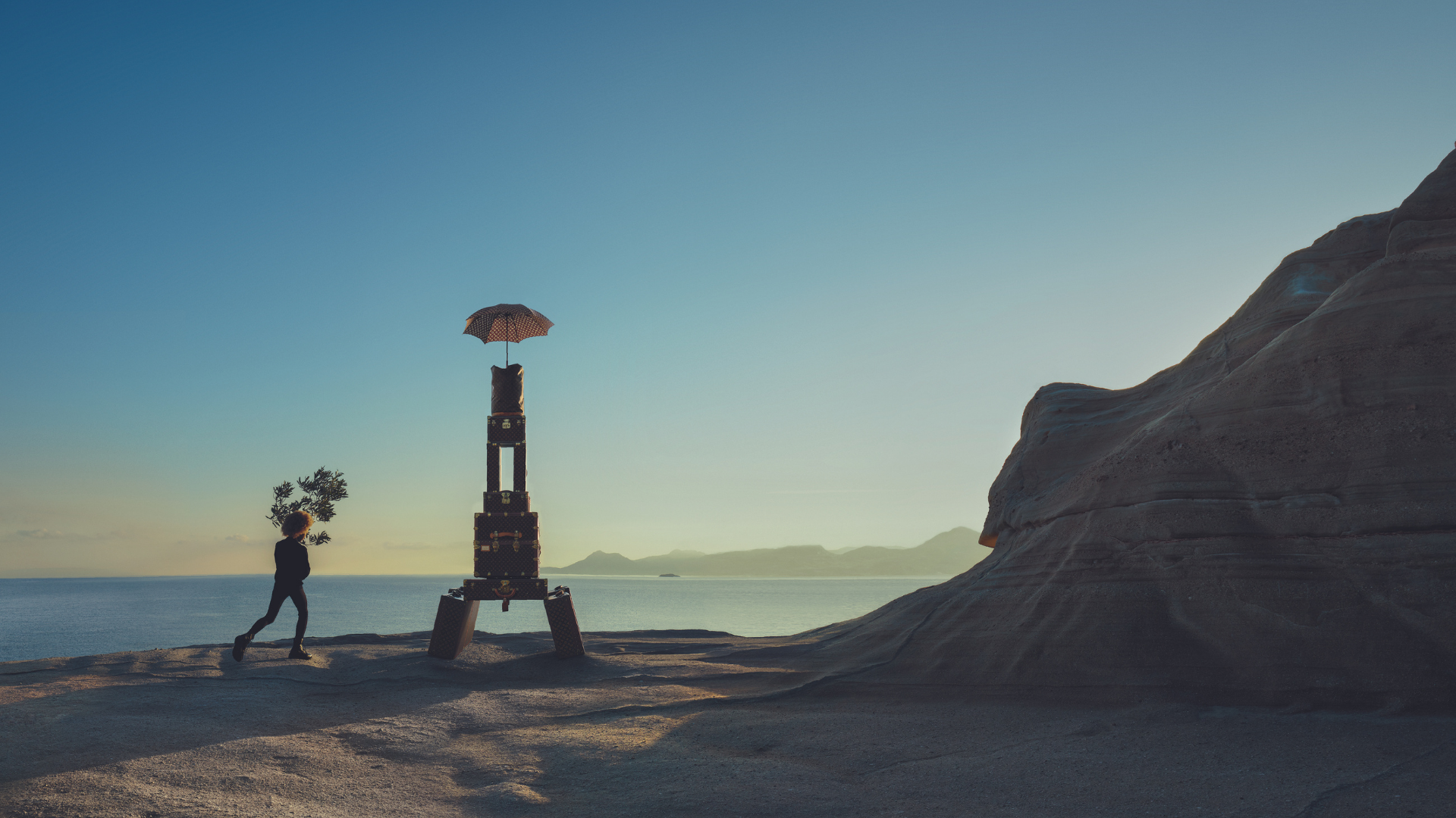 L'isola di Milos è lo scenario della nuova campagna di Louis Vuitton - Icon