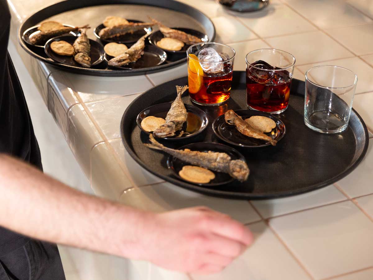 Servizio-al-Bar-do-Porto-Corrubedo