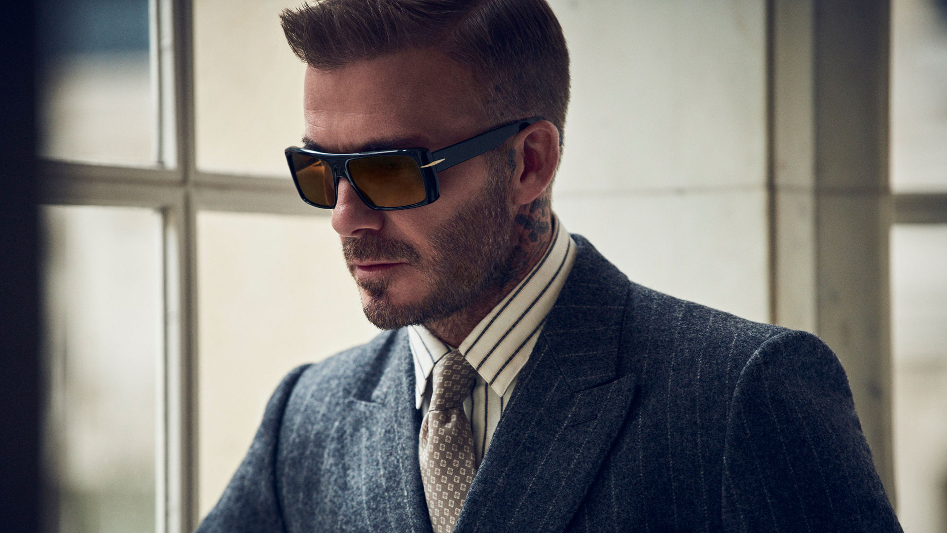 Londra ispira la nuova collezione Eyewear by David Beckham Iconmagazine