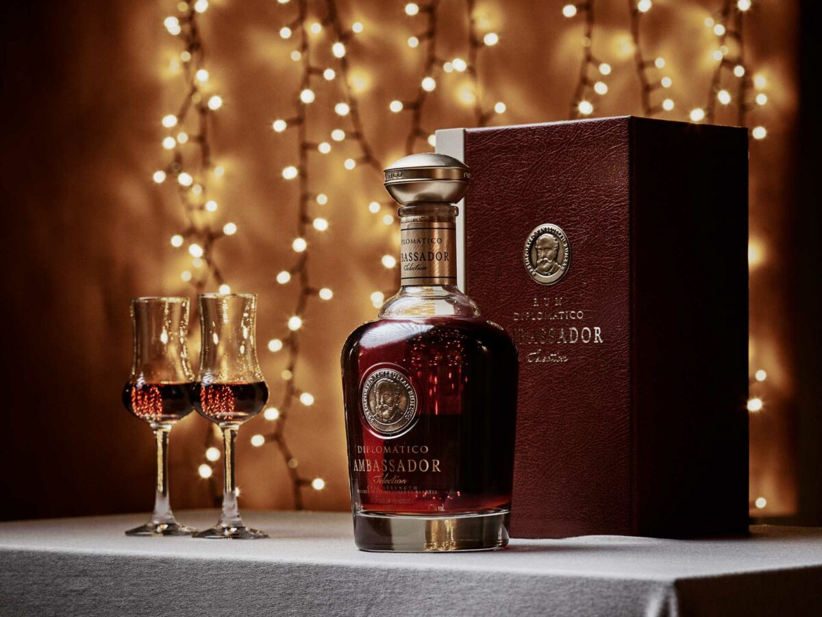 Ambassador-Canister-Xmas