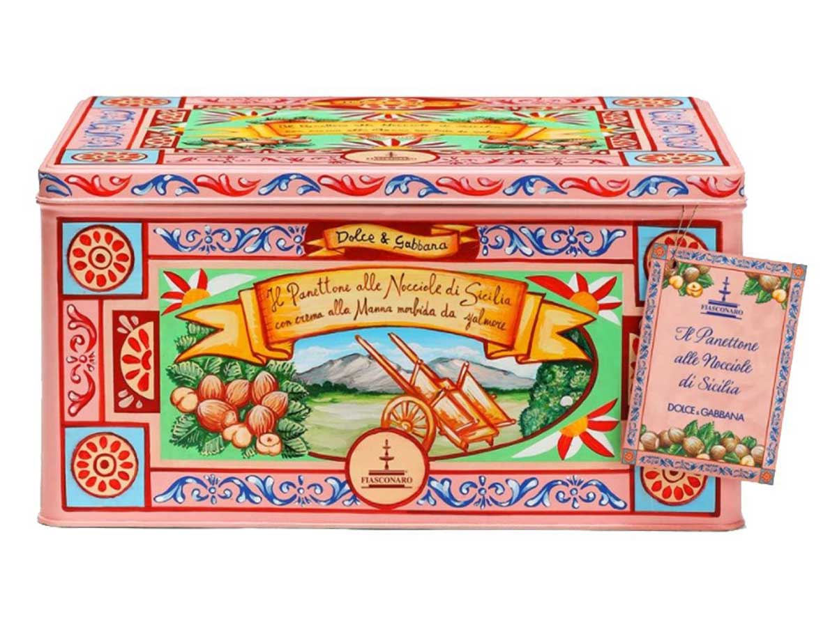 panettone-alle-nocciole-dolce-gabbana-fiasconaro panettone-alle-nocciole-dolce-gabbana-fiasconaro