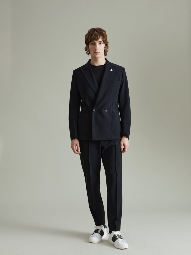 Abito_TMB Running_abito doppiopetto in tessuto scuba con giacca a due bottoni e il pantalone a taglio vivo