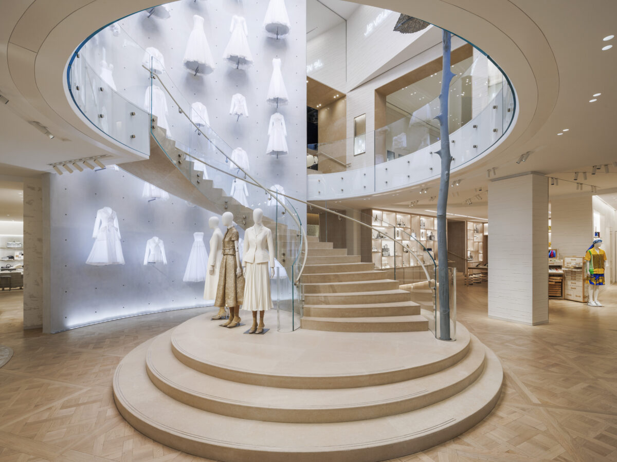 DIOR 30 MONTAIGNE BOUTIQUE © Kristen Pelou 2