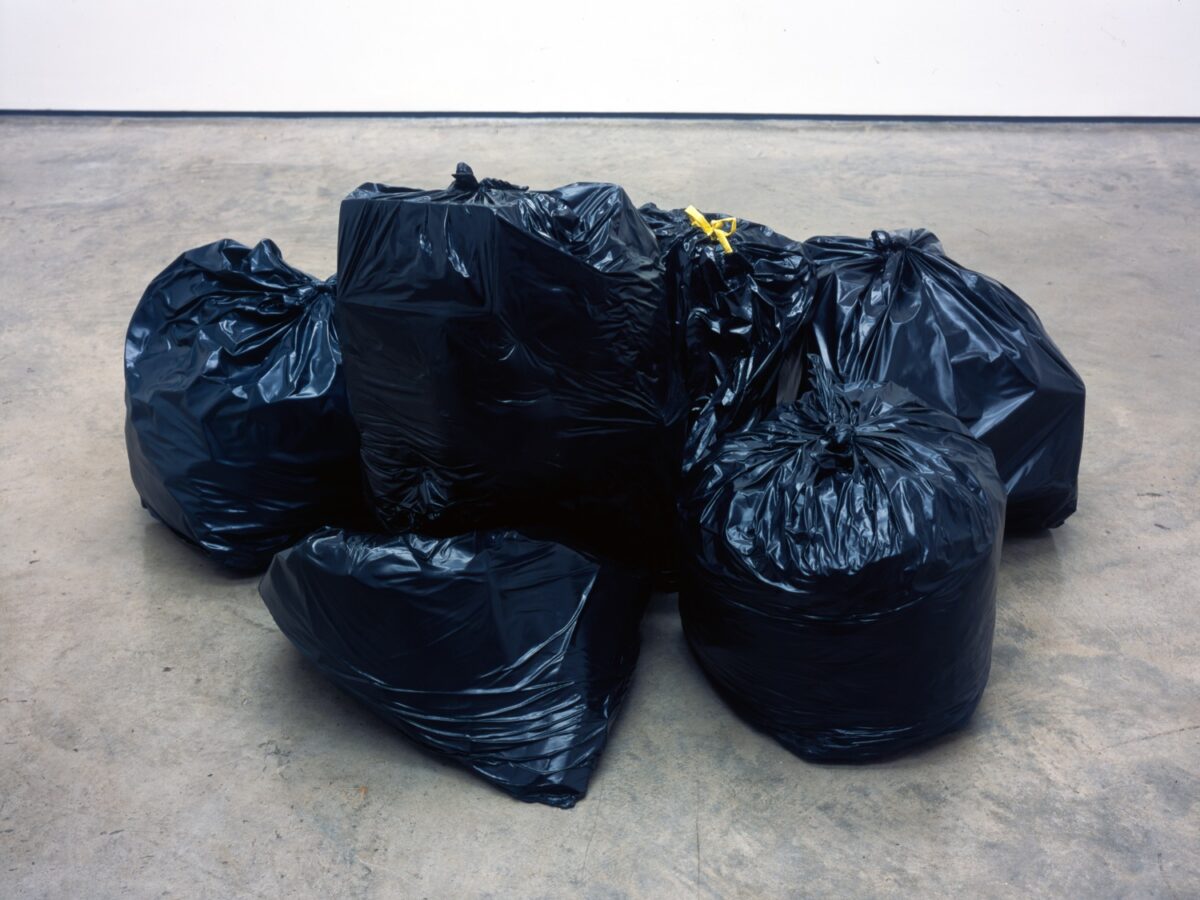 Gavin Turk, Pile, 2014, Painted bronze - Courtesy of the artist.