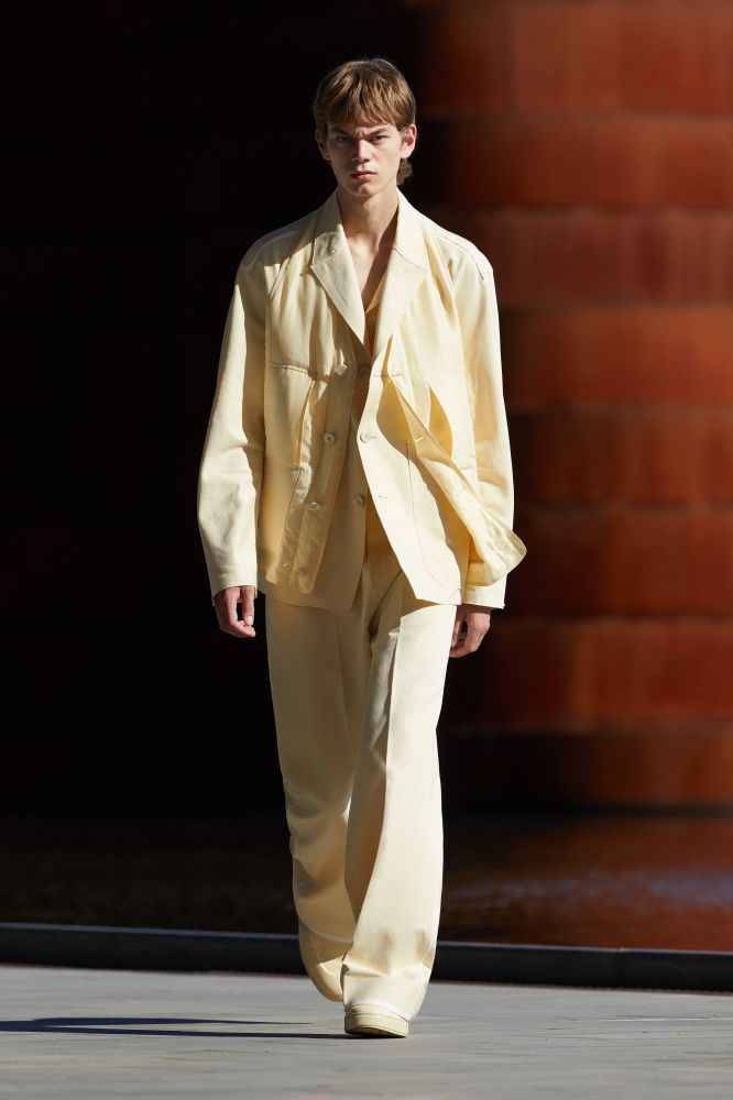 tendenza-completi-da-uomo-moda-uomo-primavera-estate-2022-foto-look-sfilate-icon-magazine2