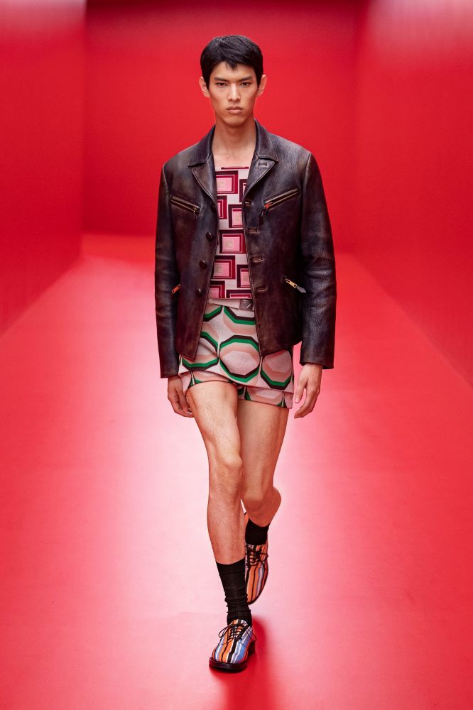 tendenza-fantasie-stampe-moda-uomo-primavera-estate-2022-foto-look-sfilate-icon-magazine0